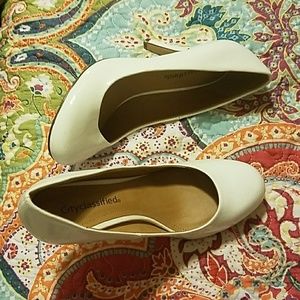 White high heel shoes